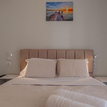 Esel Apartments Sarandë Buitenkant foto