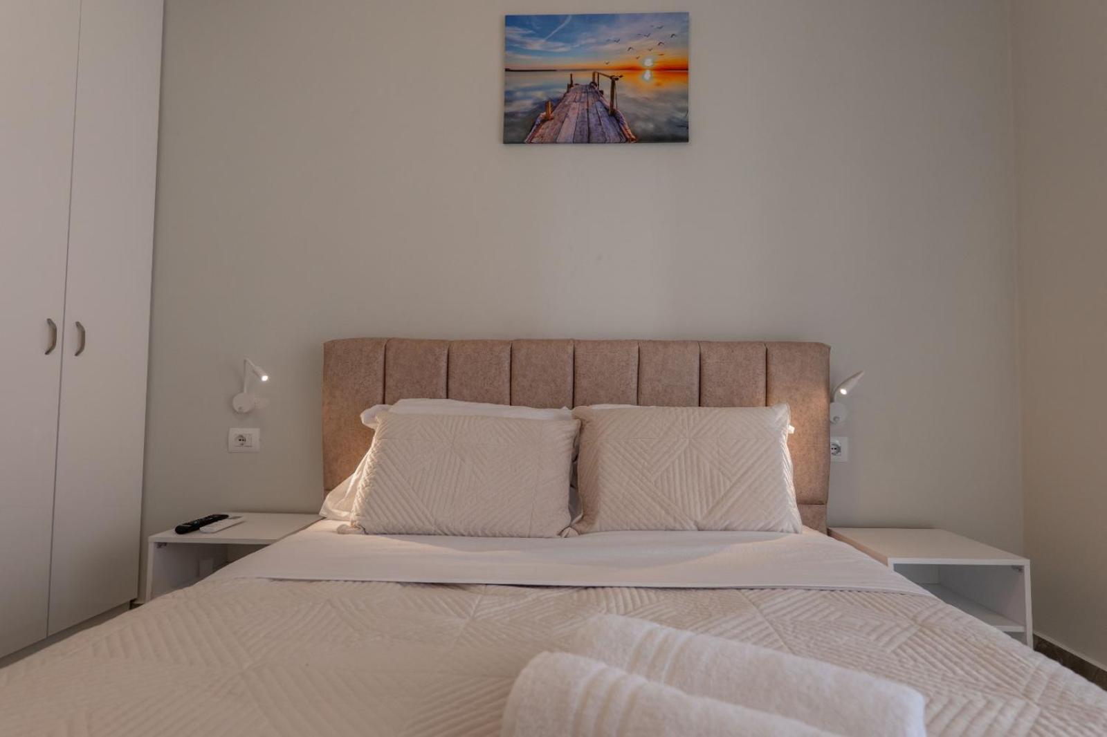 Esel Apartments Sarandë Buitenkant foto