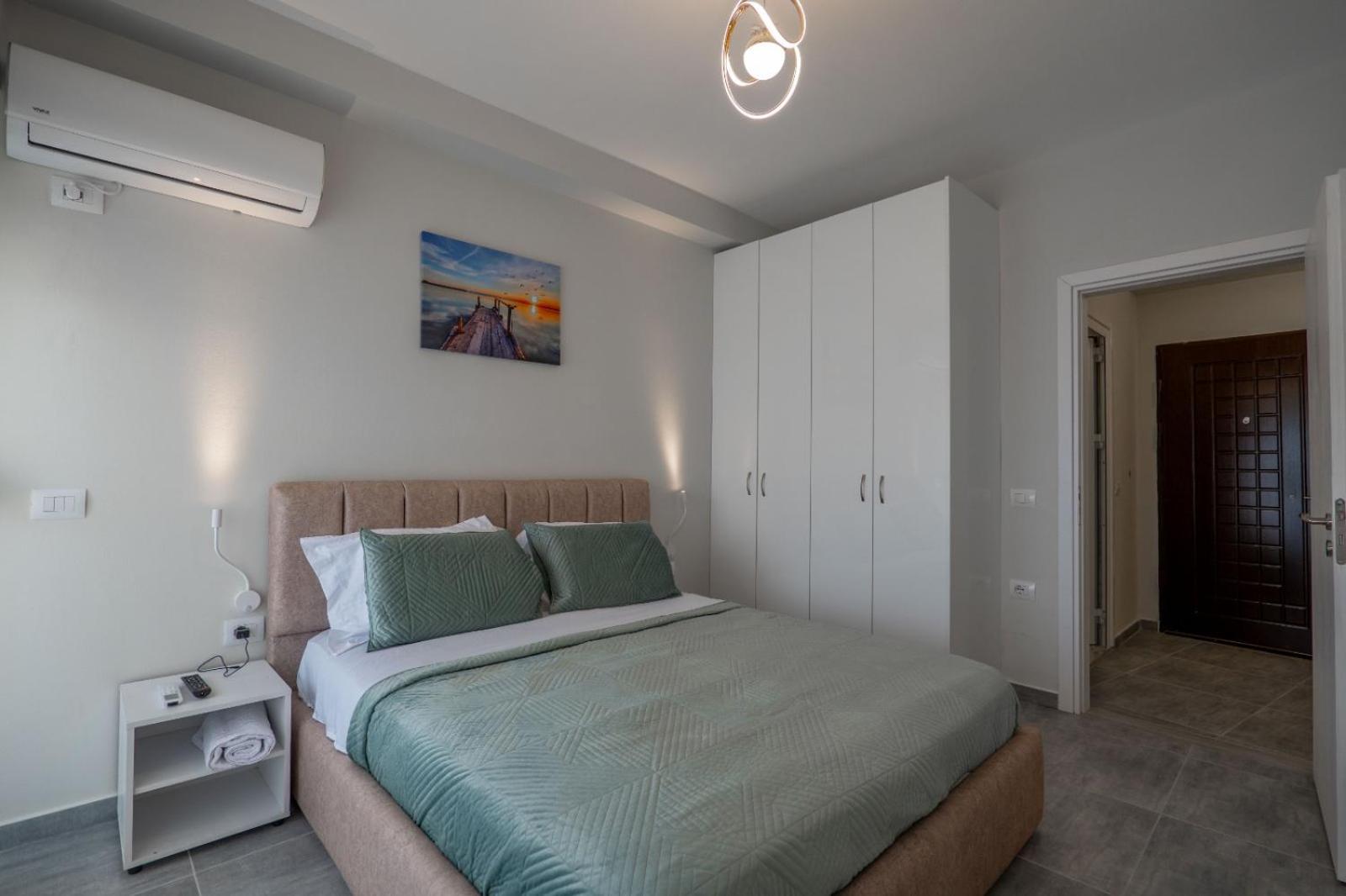 Esel Apartments Sarandë Buitenkant foto
