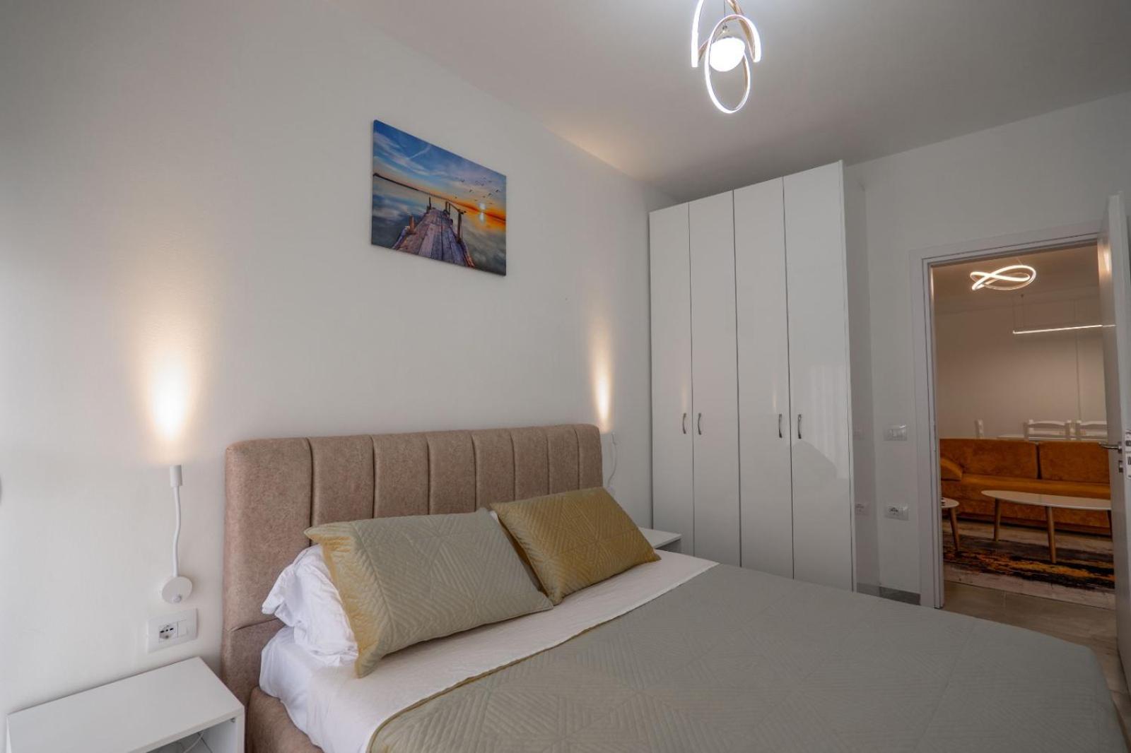 Esel Apartments Sarandë Buitenkant foto