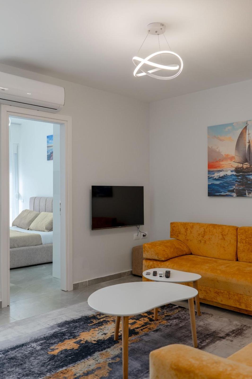 Esel Apartments Sarandë Buitenkant foto