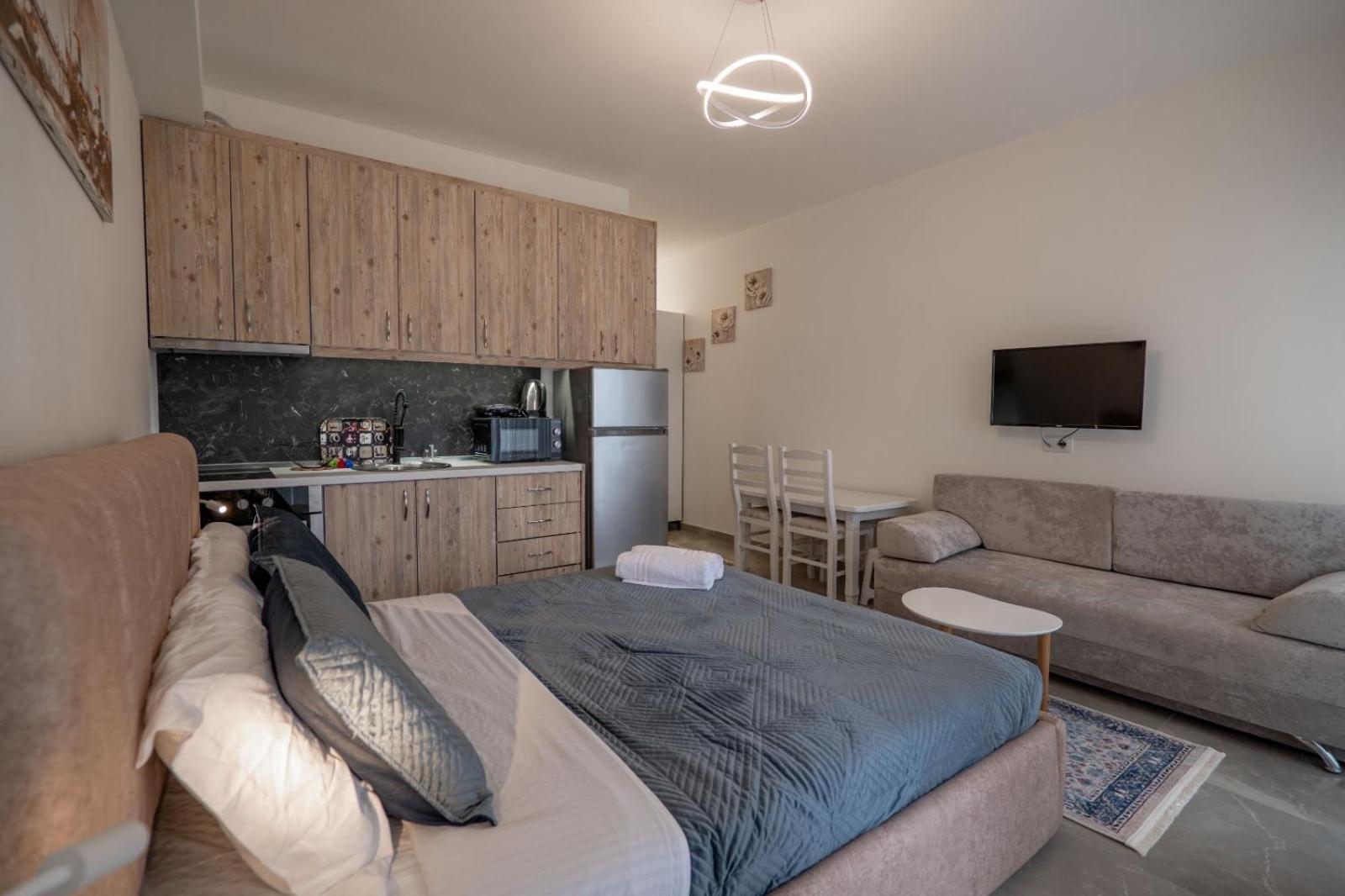 Esel Apartments Sarandë Buitenkant foto