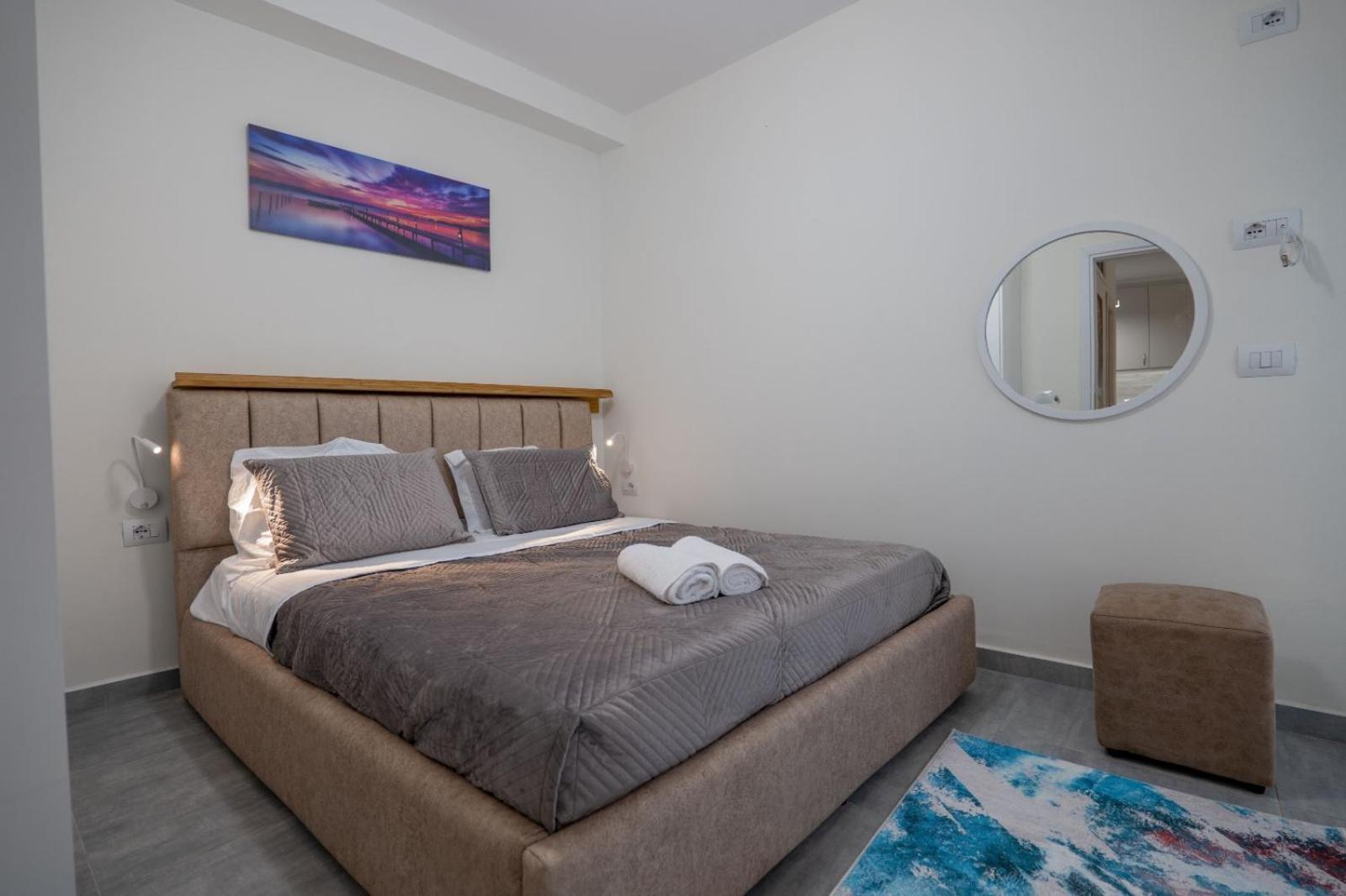 Esel Apartments Sarandë Buitenkant foto