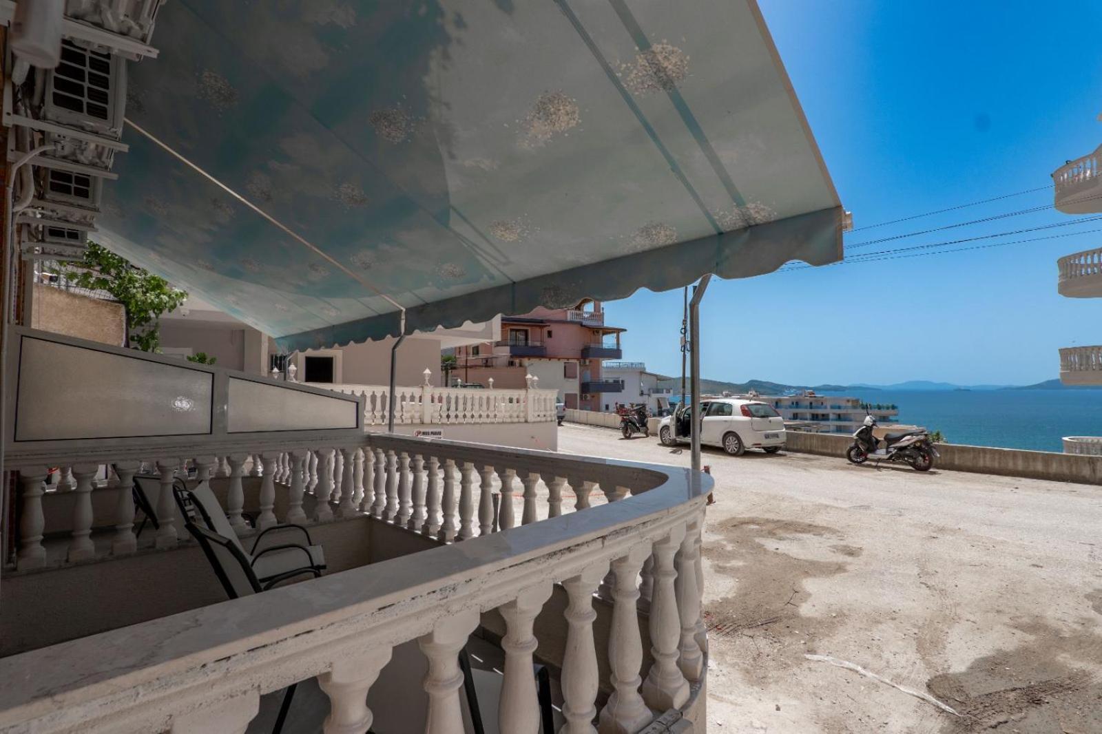 Esel Apartments Sarandë Buitenkant foto