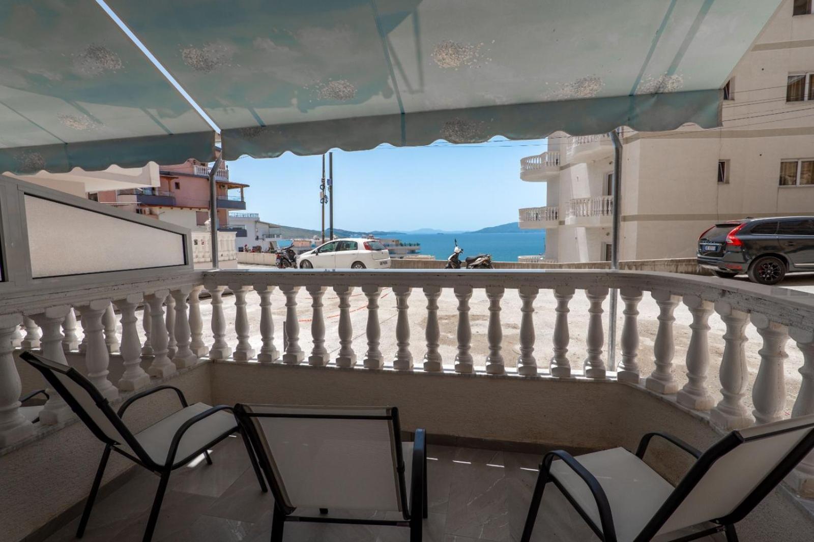 Esel Apartments Sarandë Buitenkant foto